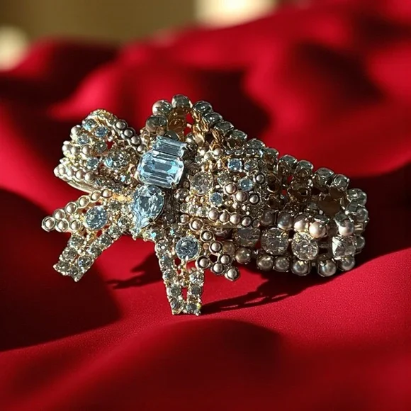 Miu Miu Gold Crystal Beaded Bow Bracelet - Picture 6 of 8